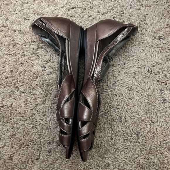 Clark Artisan Metallic Silver Heel / Sandals - Picture 2 of 3